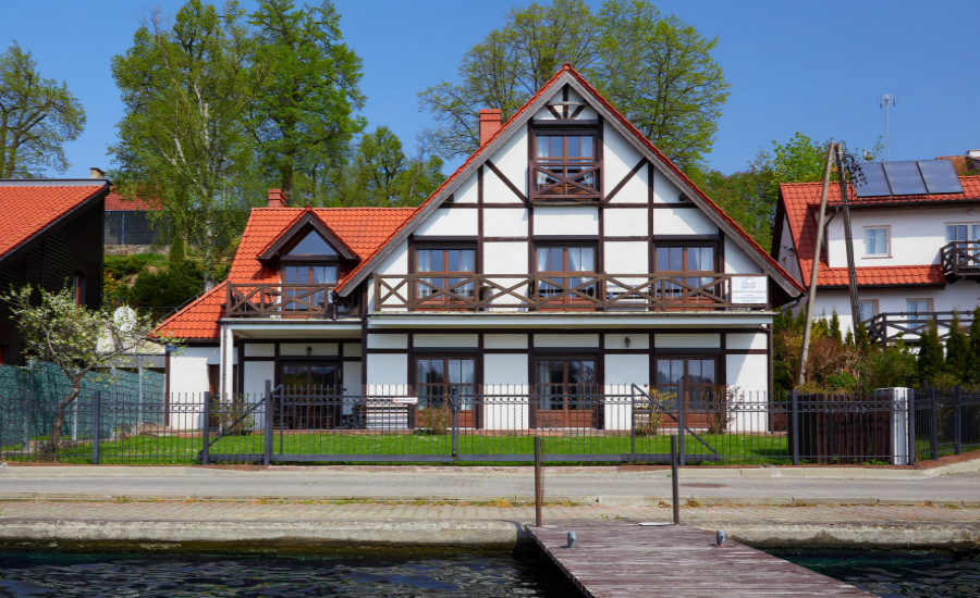 En villa vid sjön Mikołajki semesterlägenheter i Mazury-sjön i Polen